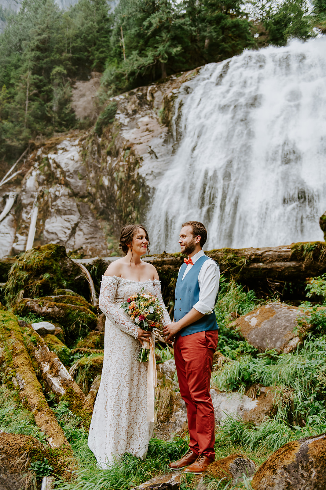 Adventure elopement at chatterbox falls