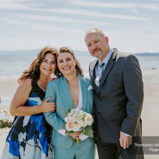 Hilary & Shay Elopement - Thormanby Island